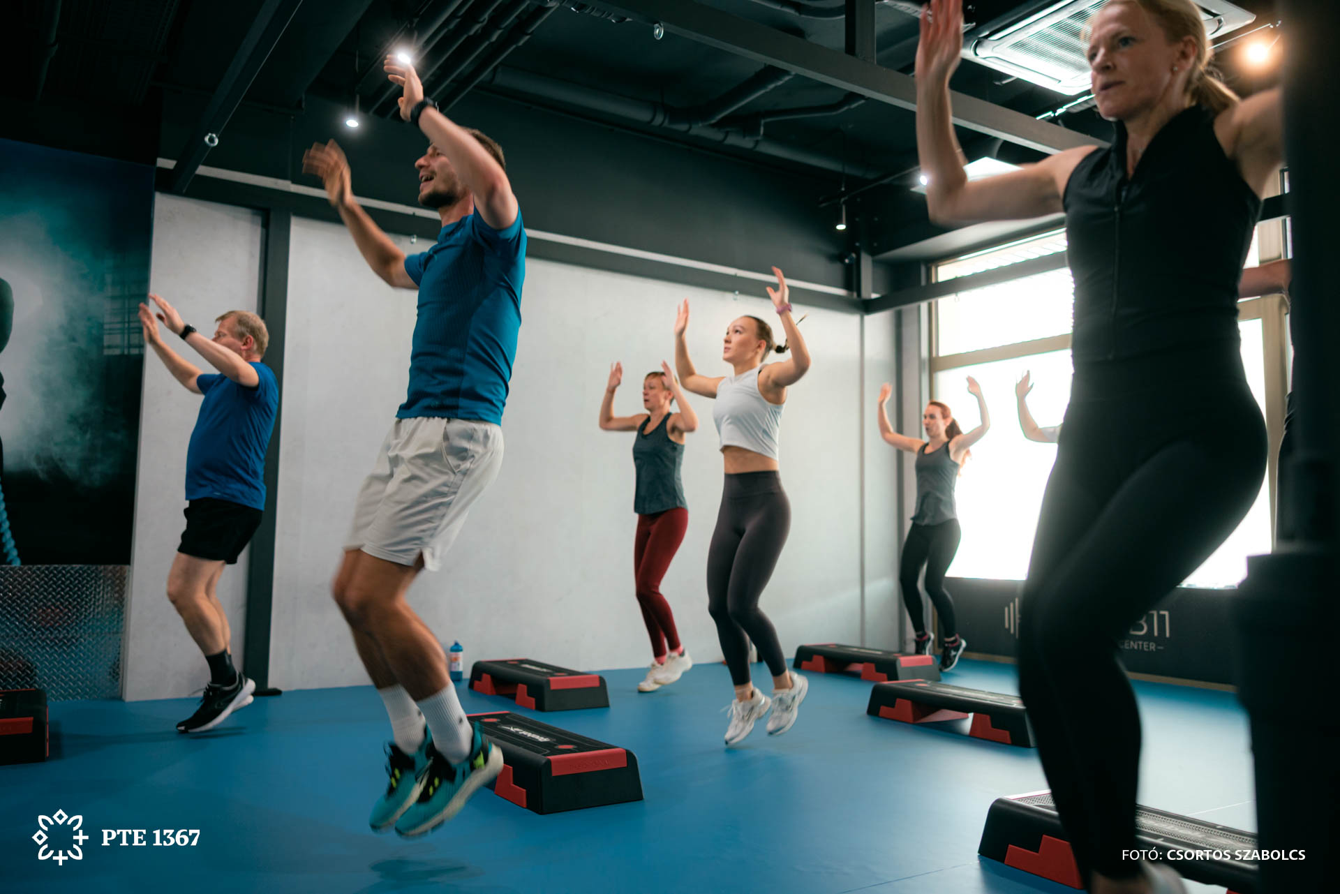 Ugranak az alumni sportolás közben az alumni exkluzív eseményen