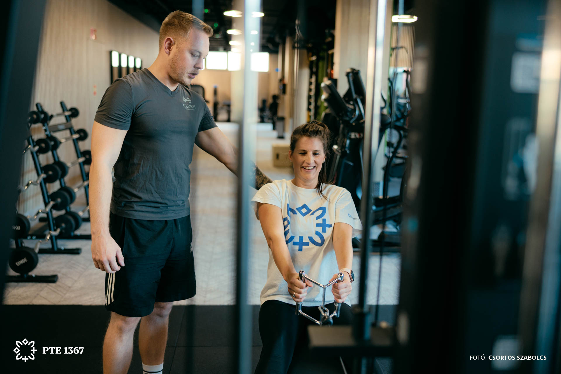 Lilla az evezőpadon sportol az Alumni Exkluzív alatt