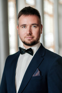 Dr. Hohmann Balázs