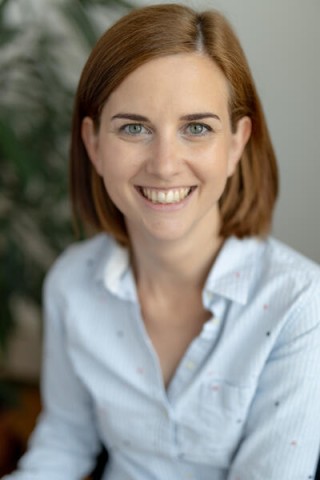 Host: Dr. Lázár Erika, adjunktus, kutató (the CoRe lab, Fogyasztói Magatartáskutató Központ)