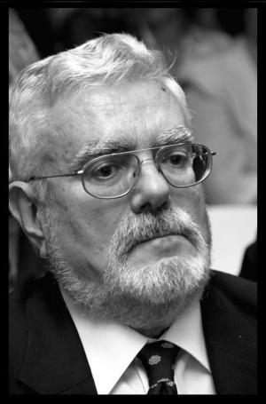 Gyászhír – elhunyt dr. Bruhács János, az ÁJK professor emeritusa, korábbi dékánja