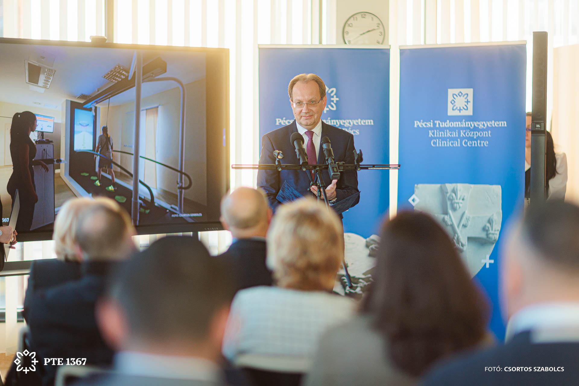 Dr. Hoppál Péter kormánybiztos