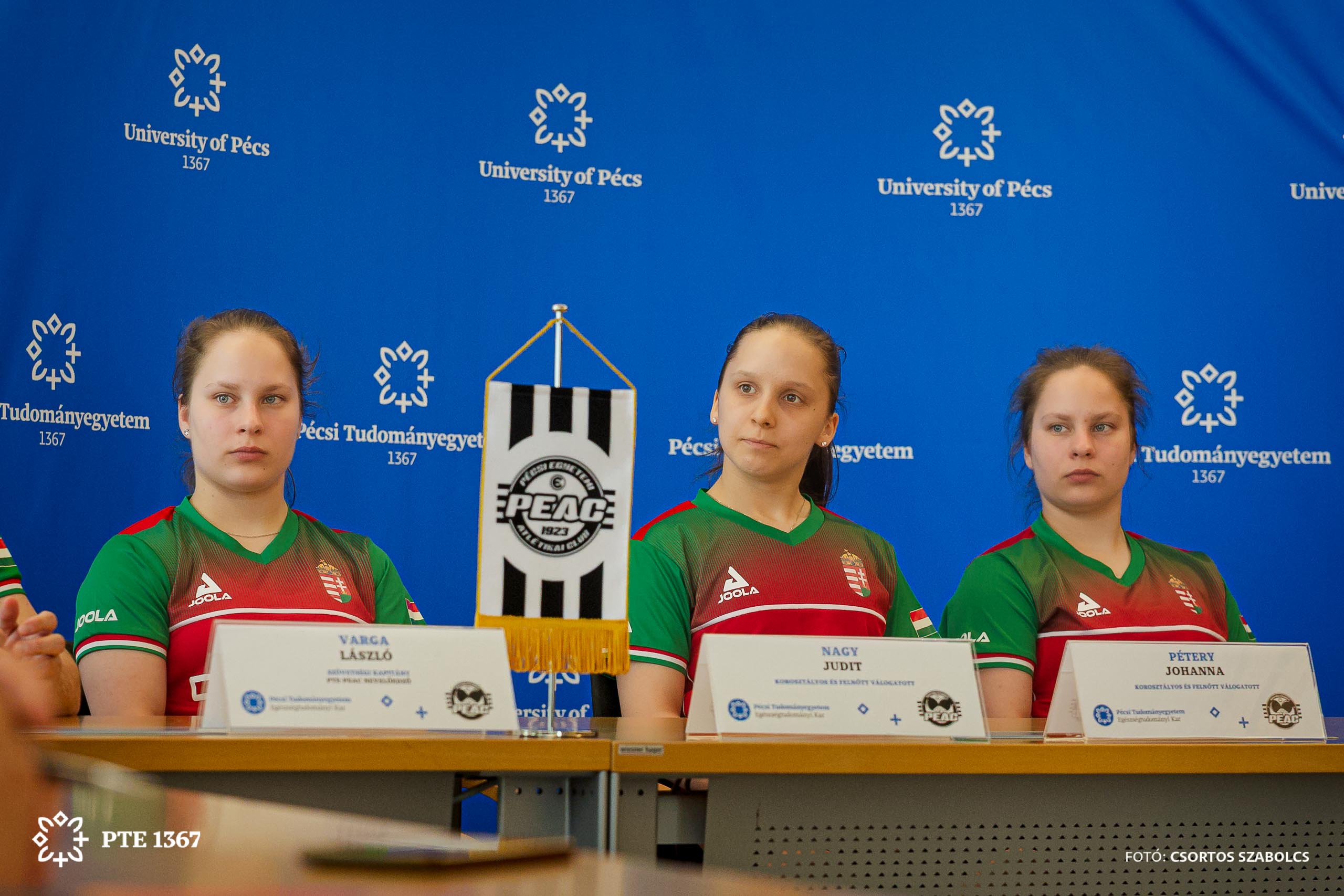 A világbajnokságra utazó négyfős női nemzeti válogatott 