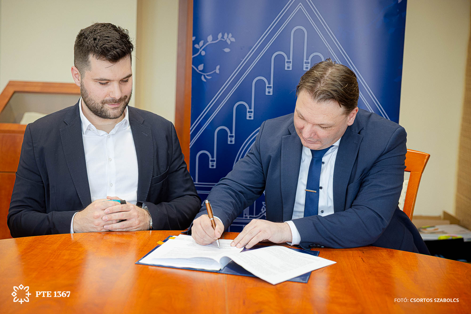 Együttműködési megállapodást kötött a PTE BTK és a VIAPAN Group 