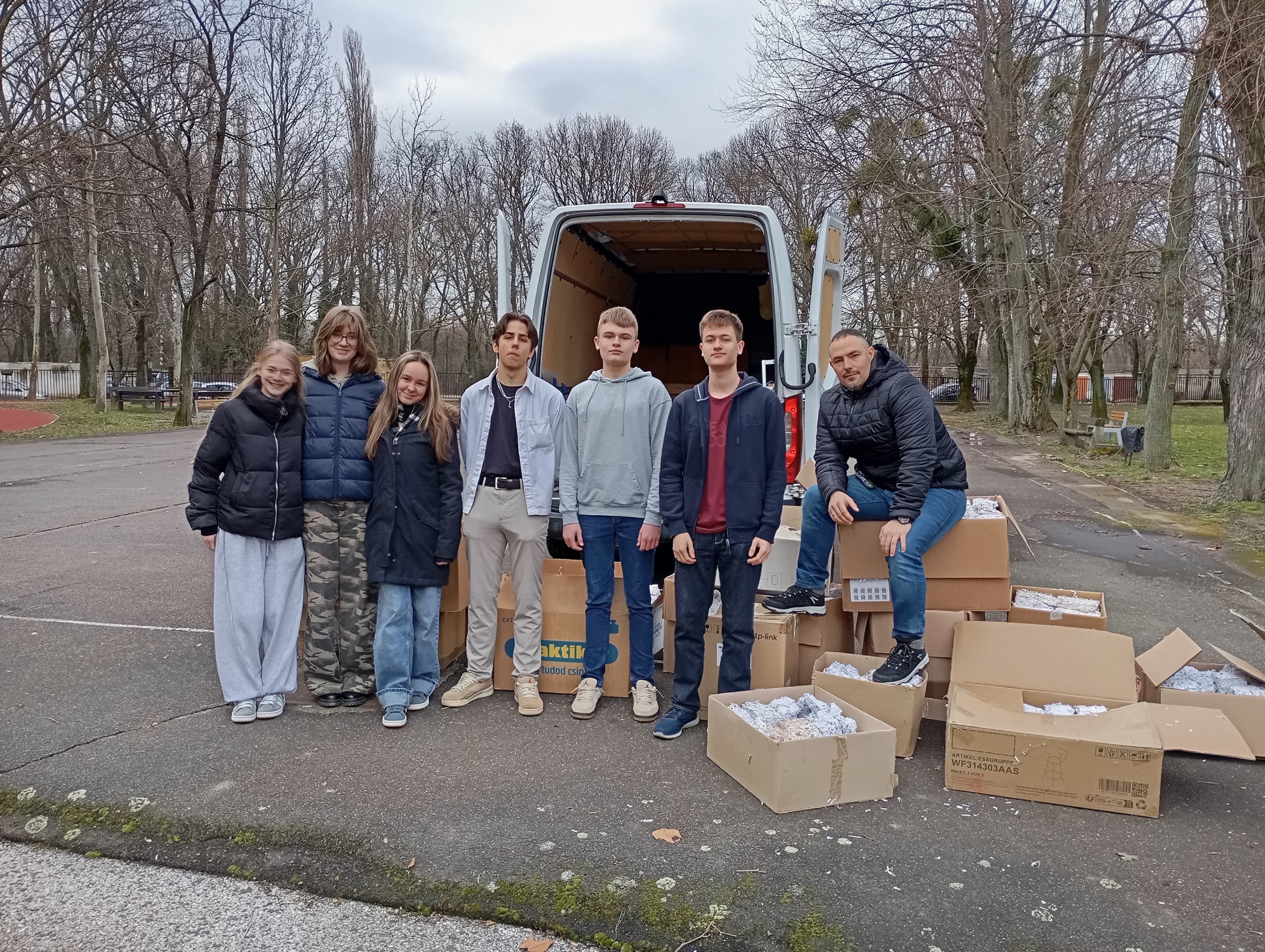 Fenntarthatóság és társadalmi felelősségvállalás kéz a kézben – idén is segítettek a Babits diákjai