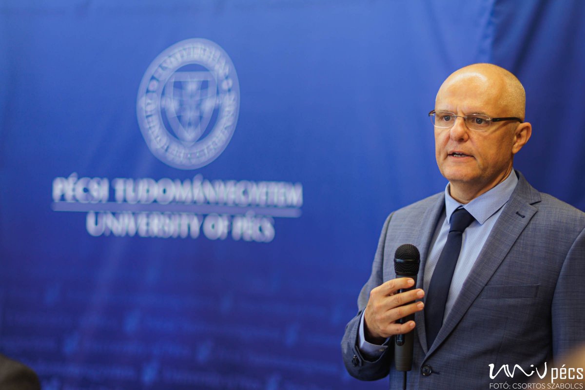 dr. Komócsi András, a PTE tudományos rektorhelyettese