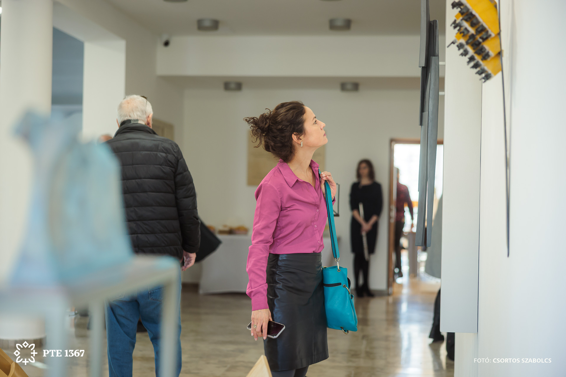 Kiállítás a Rektori Kabinet ablakában Rigó István