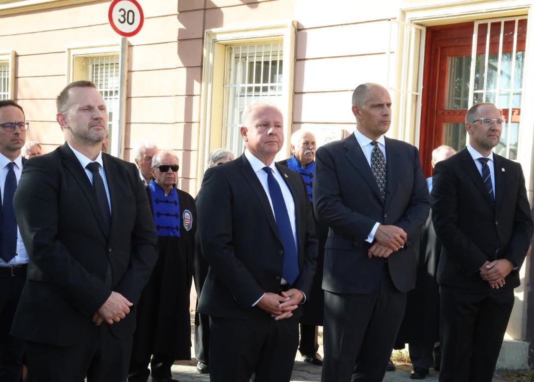 Aradi vértanúk megemlékezés