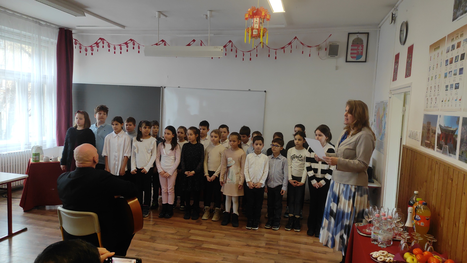 Szintet lépett a pécsi kínai nyelvoktatás: Konfuciusz Tanterem nyílt a Köztársaság Téri Általános Iskolában