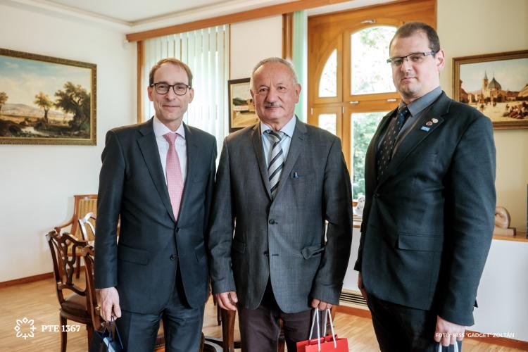 20260421 NI Svájci nagykövet látogatása