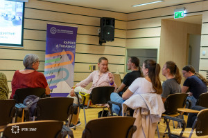 20260925 Zöldkönyvtár: Kire vár Estragon? Avagy szükség van-e még könyvtárosokra az MI korában?