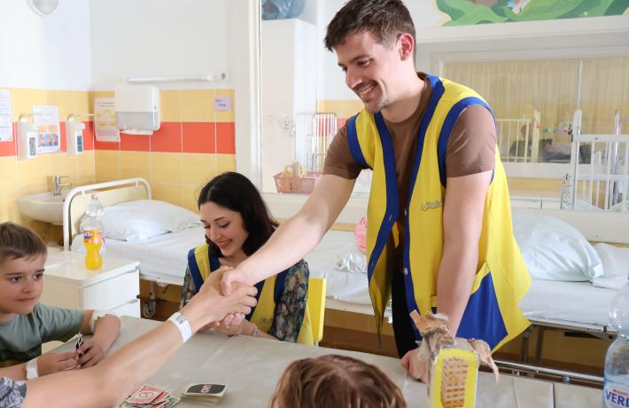 Nevetnikék Alapítvány Karácsonyi Viktor