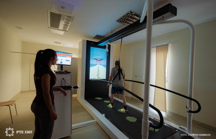 Modern fizio- és robotterápiás eszközök PTE KK