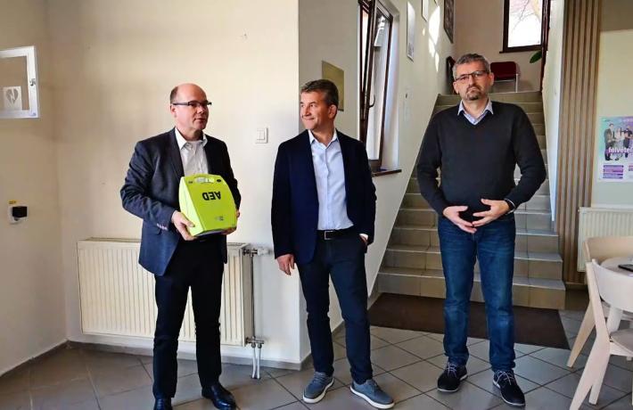 Defibrillátor-átadó Székelyudvarhelyen