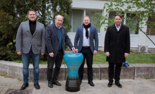 Zsolnay-ivókúttal bővült a PTE TTK-BTK campusa