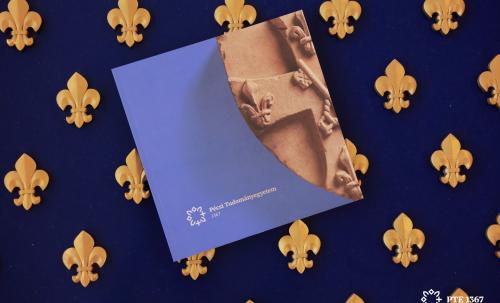 arculati kiadvány a liliomok előtt