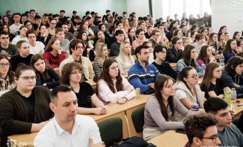 Uninext Benchmarking Club