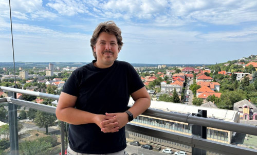 Nevetnikék Alapítvány Csabai Dávid
