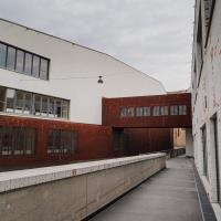 A Zsolnay negyed épületei kiváló helyszínt biztosítanak a Művészeti Karon folyó sokszínű művészeti tevékenységnek