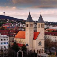 A Természettudományi Kar épületei és a Pius Templom madártávlatból