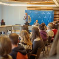 20260218 MK 30 éves, kamarakiállítás-sorozat #1, Rigó István