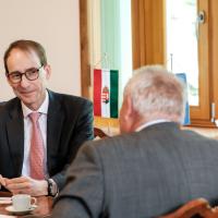 20260421 NI Svájci nagykövet látogatása