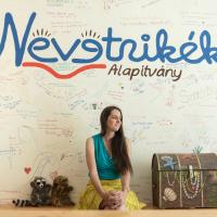 20260528 Nevetnikék Kőműves Glória 