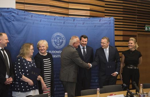 Stratégiai együttműködési megállapodást kötött az MBH Bank és a PTE (novekedes.hu)