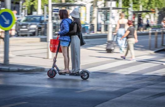 Durván megugrott az elektromos rolleres balesetek száma Pécsen (bama.hu)