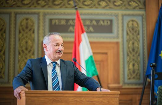 Ezt üzente a PTE távozó rektora (bama.hu)