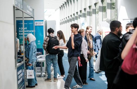 Űrkutatás Pécsen! Önjáró vagy távirányítású járműveket terveznek majd (bama.hu)