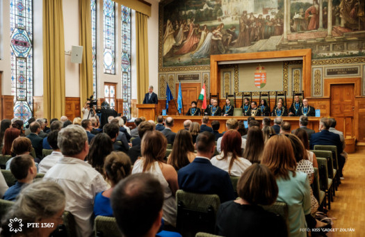 Ünnepi szenátusi üléssel indult az új tanév a PTE-n